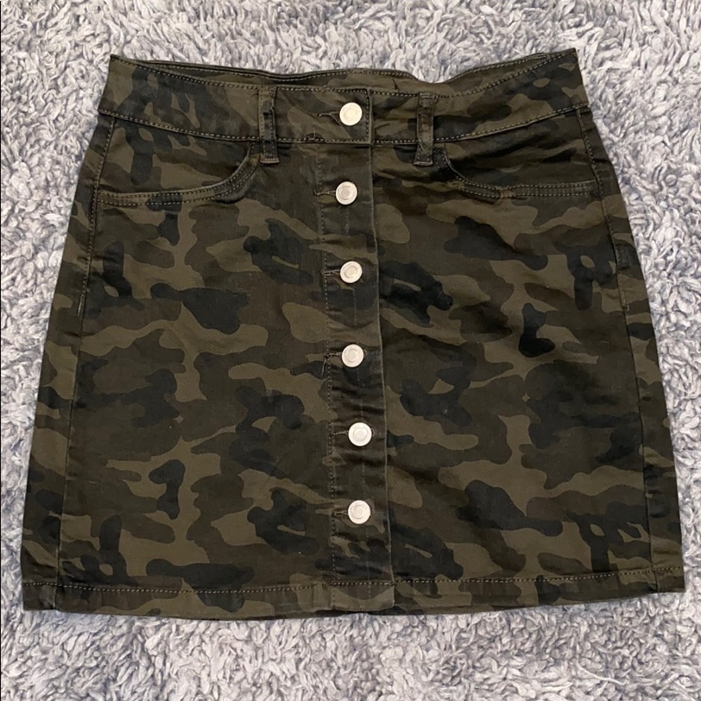 Urban Heritage Camo Skirt